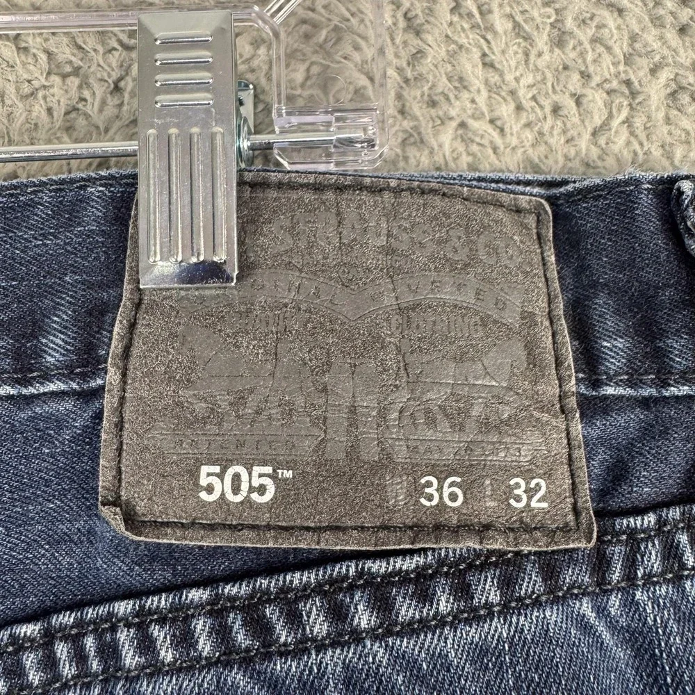 Levis 505 Jeans Mens 36 Blue Denim Straight‎ Leg Medium Wash Classic Work 36x31